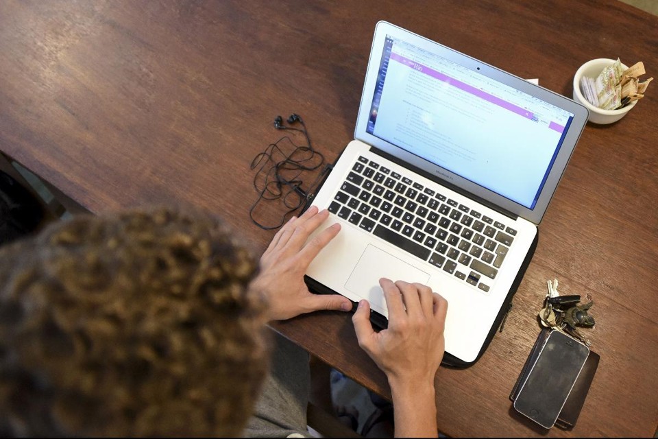 Uso do laptop nem sempre facilita o aprendizado em sala | Pillar PedreirasAgência Senado