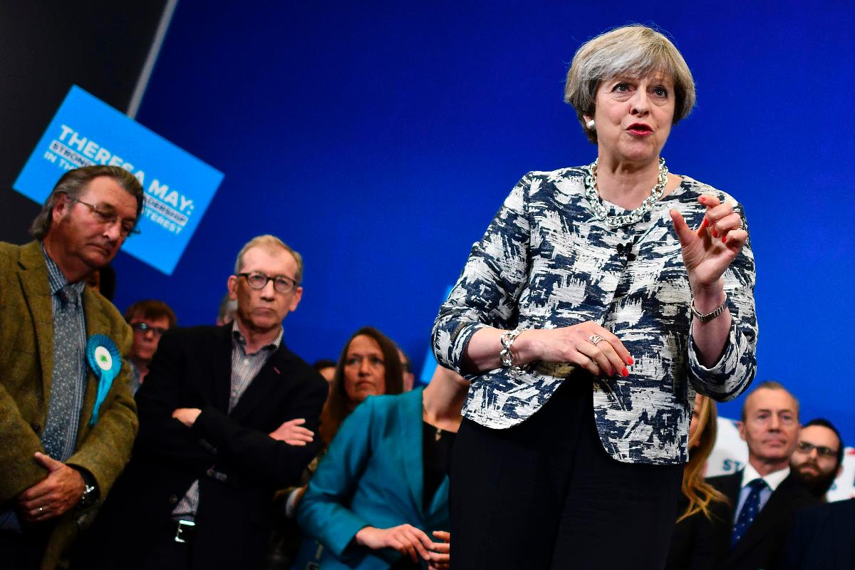 A primeira-ministra britânica Theresa May: vantagem para os trabalhistas caiu nas últimas semanas | BEN STANSALL/AFP