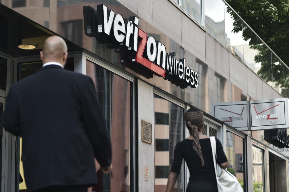 Fachada de uma loja da Verizon | MANDEL NGANAFP