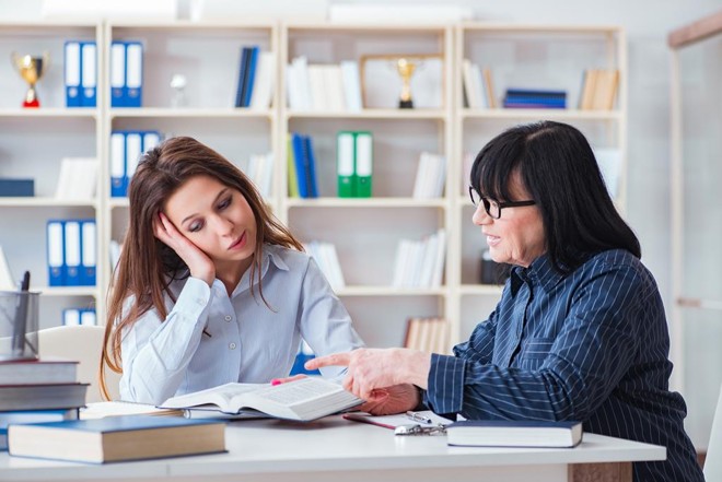 Pesquisa revela que apenas 15% das profissões listadas no Brasil favorecem as mulheres quando o assunto é salário. | Bigstock/