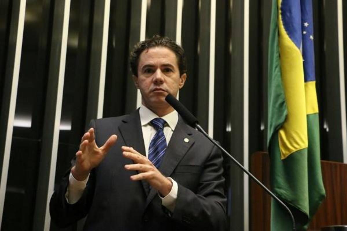 Veneziano Vital do Rêgo (PMDB-PB): projeto sugere cotas para idosos, mas sem vestibular | ReproduçãoFacebook