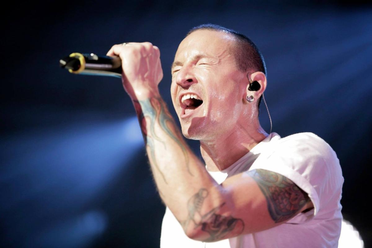 Chester Bennington, vocalista da banda Linkin Park, foi encontrado morto nesta quinta-feira (20) | AFP