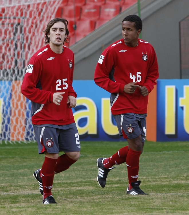 Netinho e Choco em treino do Furacão. | JONATHAN CAMPOS/JONATHAN CAMPOS