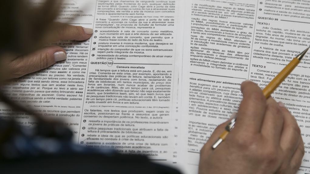 Dois editais diferentes que tenham praticamente o mesmo conteúdo programático podem ter provas completamente distintas, e isso se deve justamente ao estilo da banca organizadora do concurso |