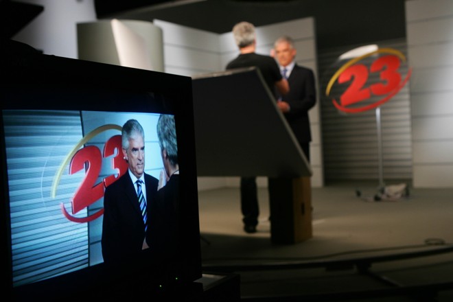 Horário eleitoral está entre os inimigos de quem paga impostos: espaço gratuito em rádio e tevê para partidos políticos custa caro para os cofres públicos. | Jonathan Campos
/Gazeta do Povo