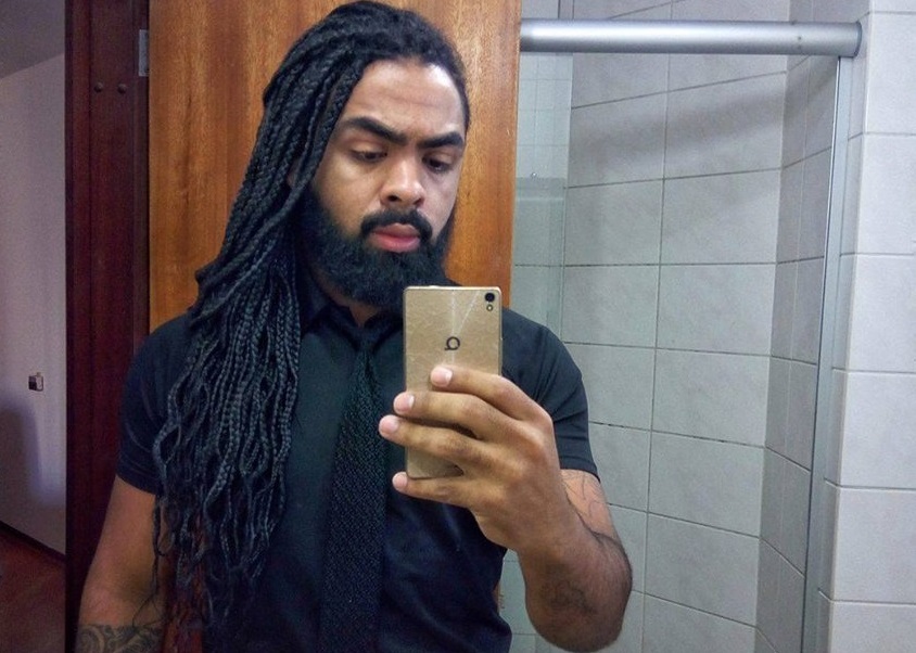 Juliano Trevisan, 27, foi barrado na entrada de uma boate em Curitiba por causa da roupa | Reprodução Facebook/