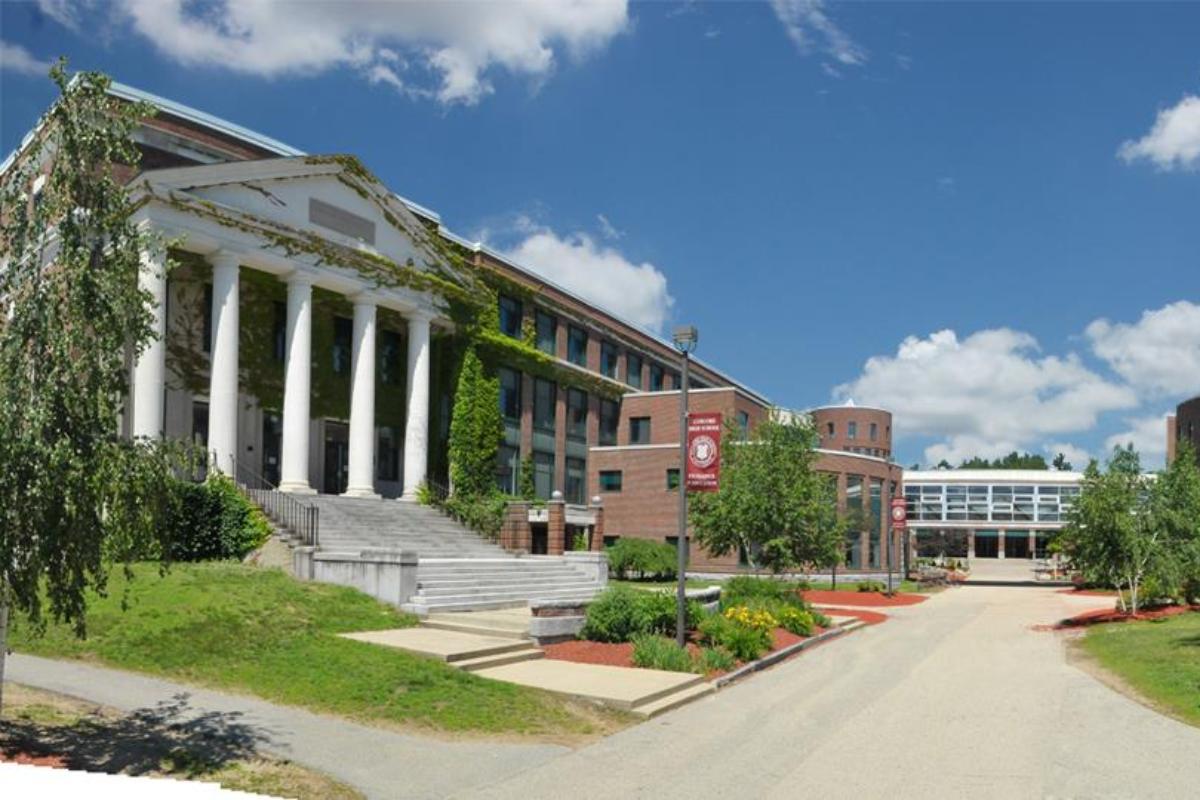 Concord High School em New Hampshire: provas escritas serão coisa do passado | Reprodução/ Facebook