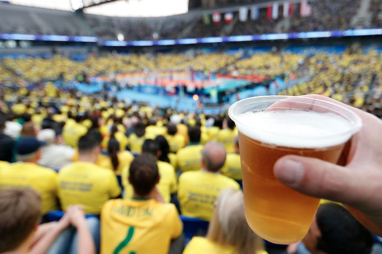 Cerveja, por enquanto, está liberada na Liga Mundial. | Albari Rosa/Gazeta do Povo