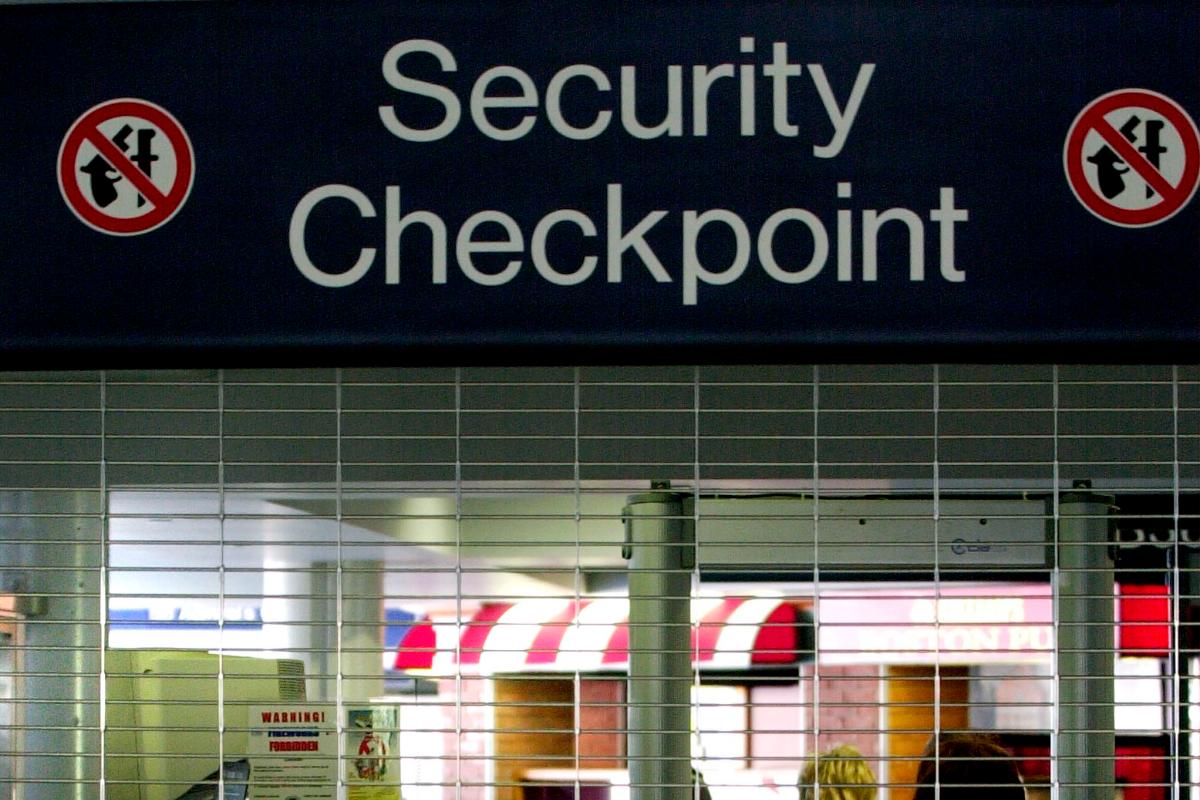 Ponto de checagem de segurança no Aeroporto Internacional Logan, em Boston, nos EUA | BS/HBBRIAN SNYDER