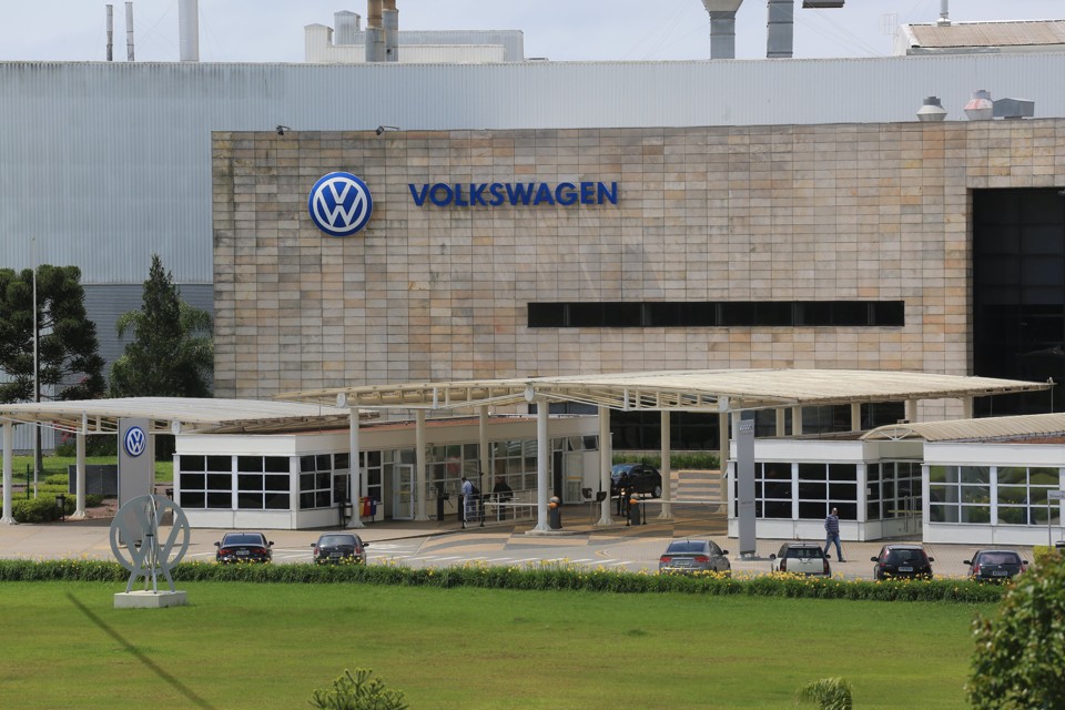 Uma das quatro plantas brasileiras da Volkswagen fica em São José dos Pinhais, na Região Metropolitana de Curitiba. | Ivonaldo Alexandre/Gazeta do Povo