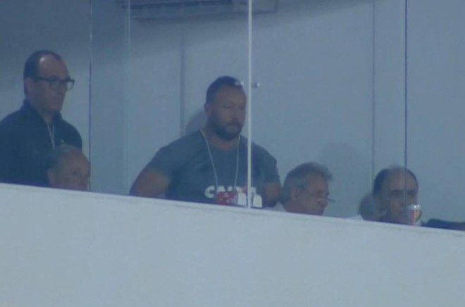 Marcelo Oliveira acompanhou a derrota do Coritiba para o Flamengo do camarote do Estádio Luso-Brasileiro. | Reprodução /Premier FC
