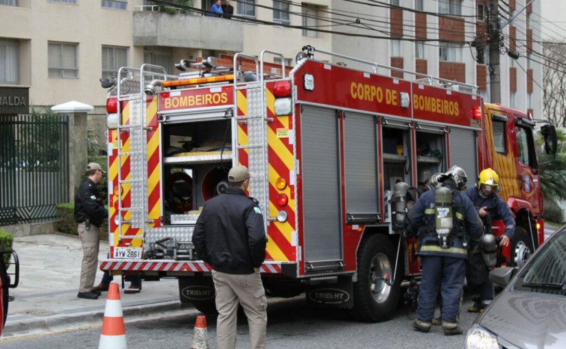 Corpo de Bombeiros atendeu ocorrência no Bigorrilho nesta manhã | Gerson Klaina/Tribuna do Paraná