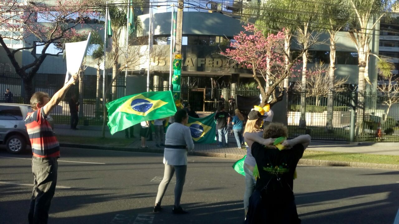 Ato em defesa de Lula em Curitiba | /Daniel Caron/Gazeta do Povo