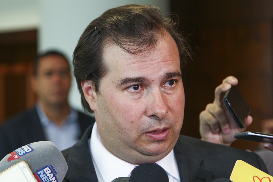 Você piscou os olhos e nem percebeu: este homem realmente pode ser presidente Rodrigo Maia: habilidade de negociador político não faz dele um campeão de votos. | Daniel Castellano/Arquivo Gazeta do Povo