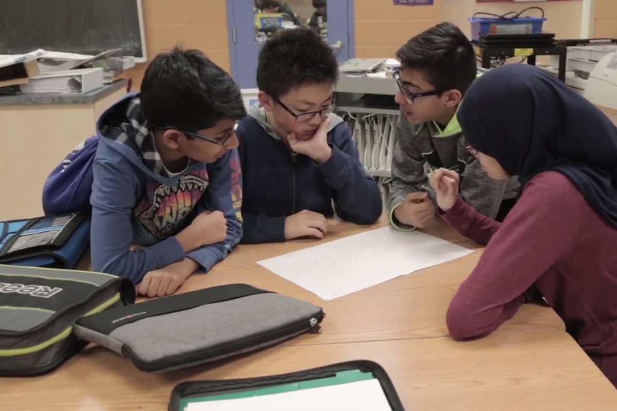 Alunos no distrito escolar de Peel: adaptação complexa | Reprodução/Peel School District Board