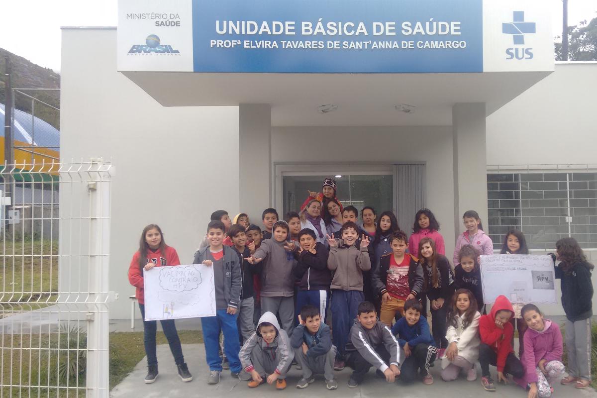 Os alunos foram à Unidade Básica de Saúde para aprender mais sobre o HPV | Divulgação