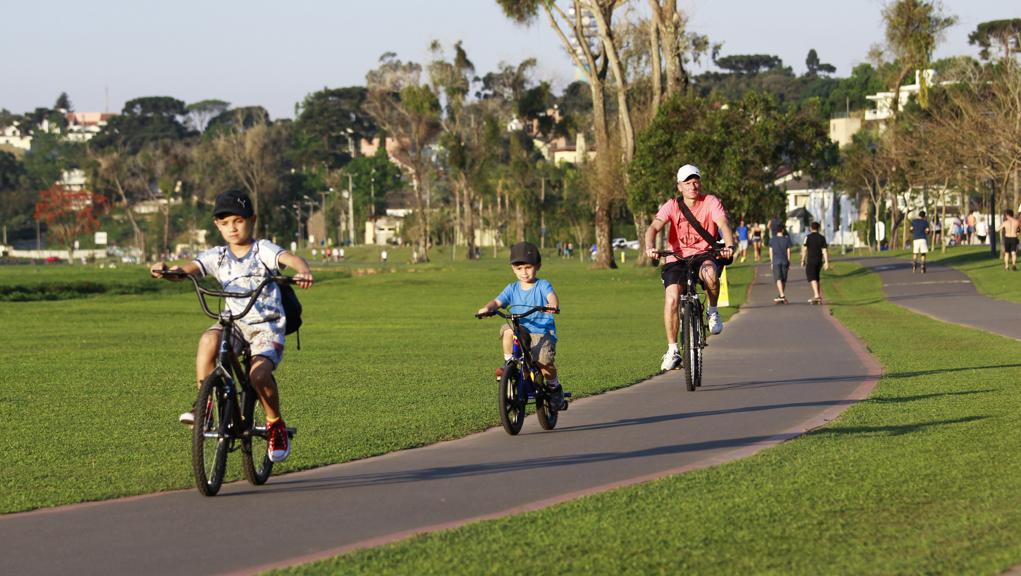 Férias escolares vieram acompanhadas de tempo bom | Daniel Castellano/Gazeta do Povo