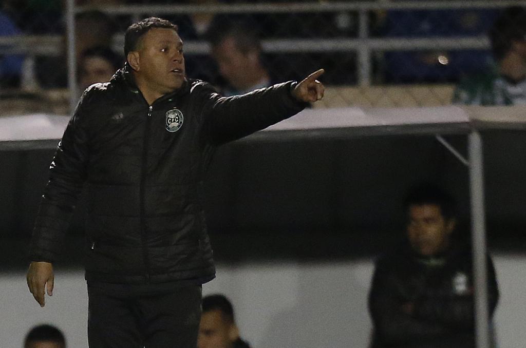 Treinador decidiu abrir o jogo com o elenco antes do duelo em Florianópolis. | Jonathan Campos/Gazeta do Povo