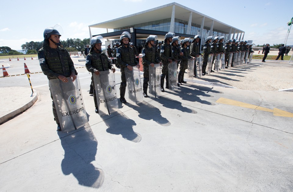 Revista estrangeira questiona: para que serve o Exército brasileiro? | LULA MARQUES/Agência PT