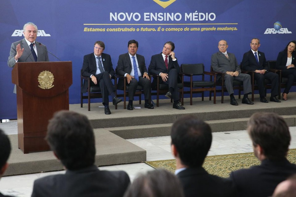 Novo Ensino Médio deve começar a valer só em 2021; veja o que muda |