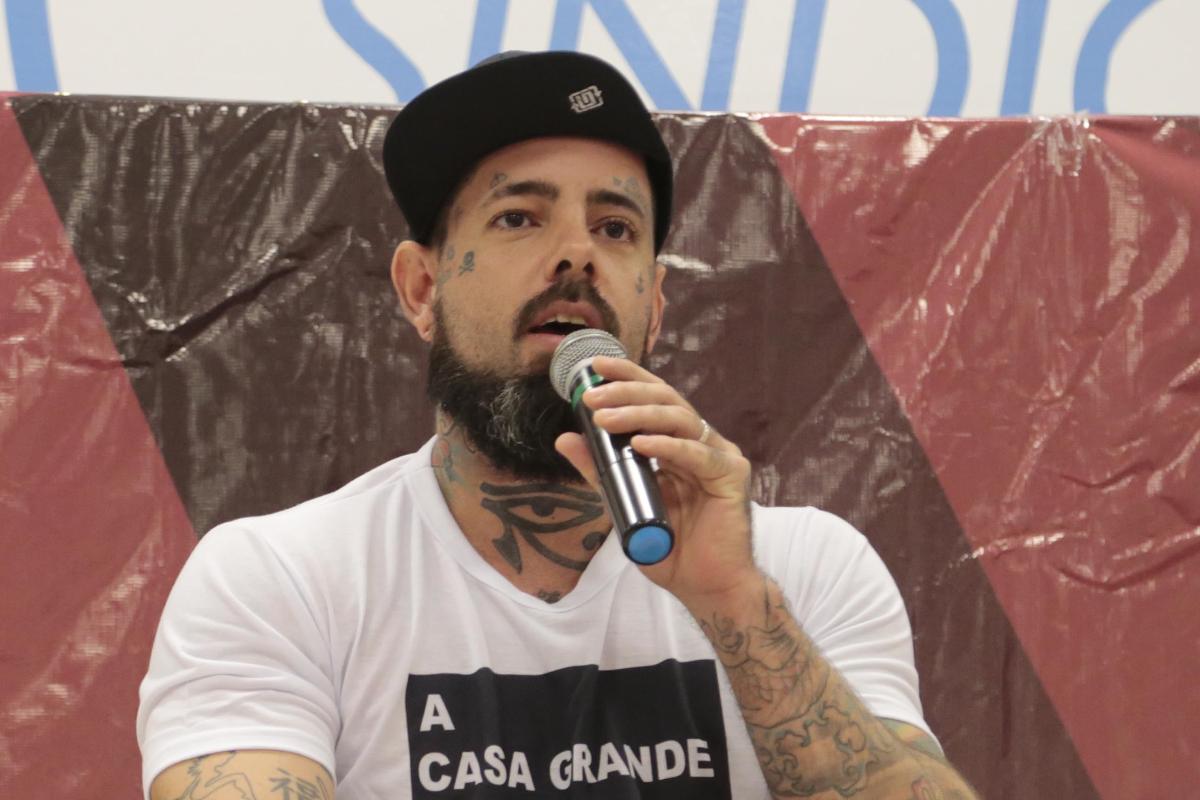 Vocalista da banda Detonautas, Tico Santa Cruz, publicou carta com críticas ao juiz Sérgio Moro após condenção do ex-presidente Lula | Predro Serapio/Gazeta do Povo