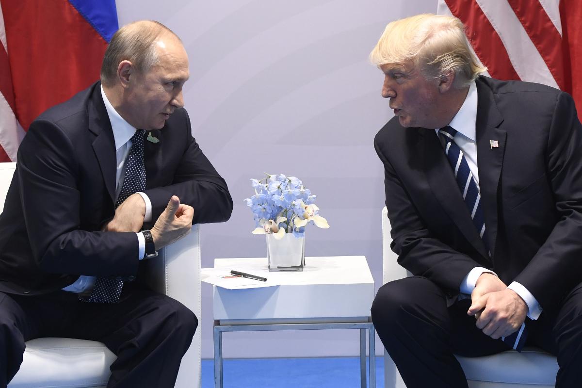 Donald Trump e Valdimir Putin se reúnem paralelamente a cúpula do G-20 em Hamburgo | SAUL LOEBAFP