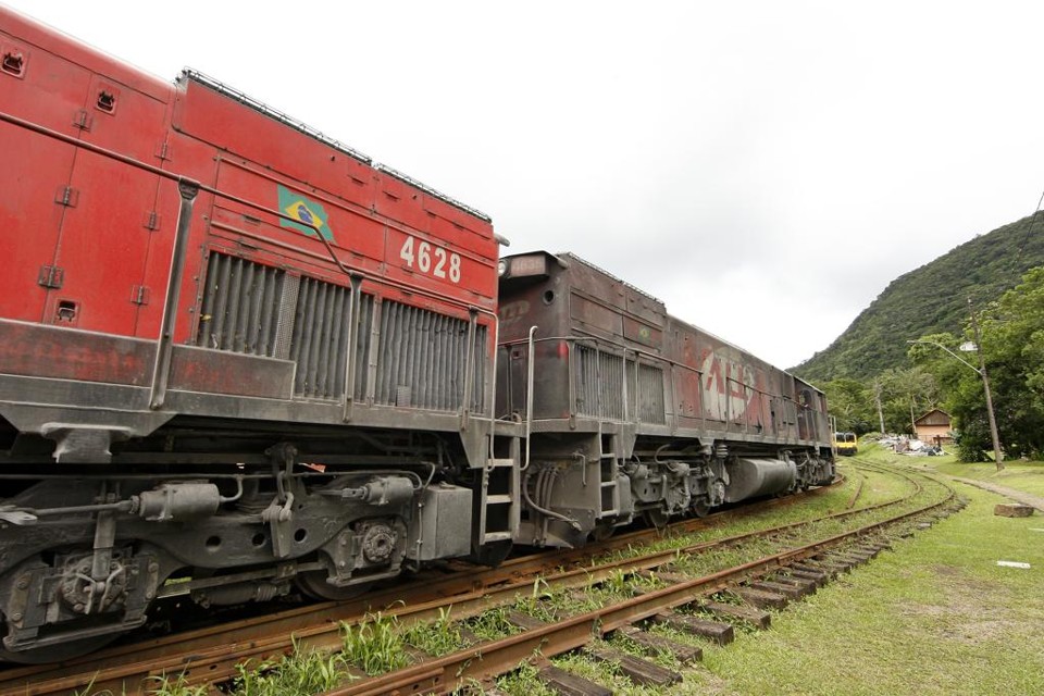 Em 2015, apenas 20% da  exportação de grãos pelo Porto de Paranaguá chegou pela ferrovia | Antonio More/ Gazeta do Povo.