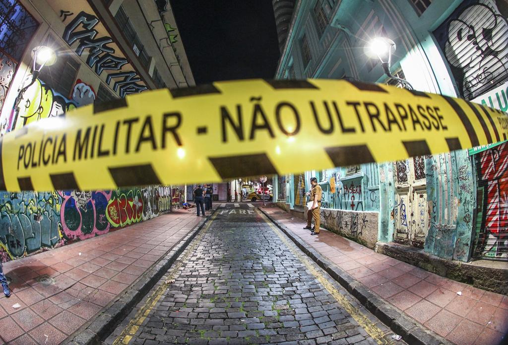 Segundo o levantamento, Curitiba tem média de 29,3 mortes mensais em 2017. | Daniel Castellano/Gazeta do Povo