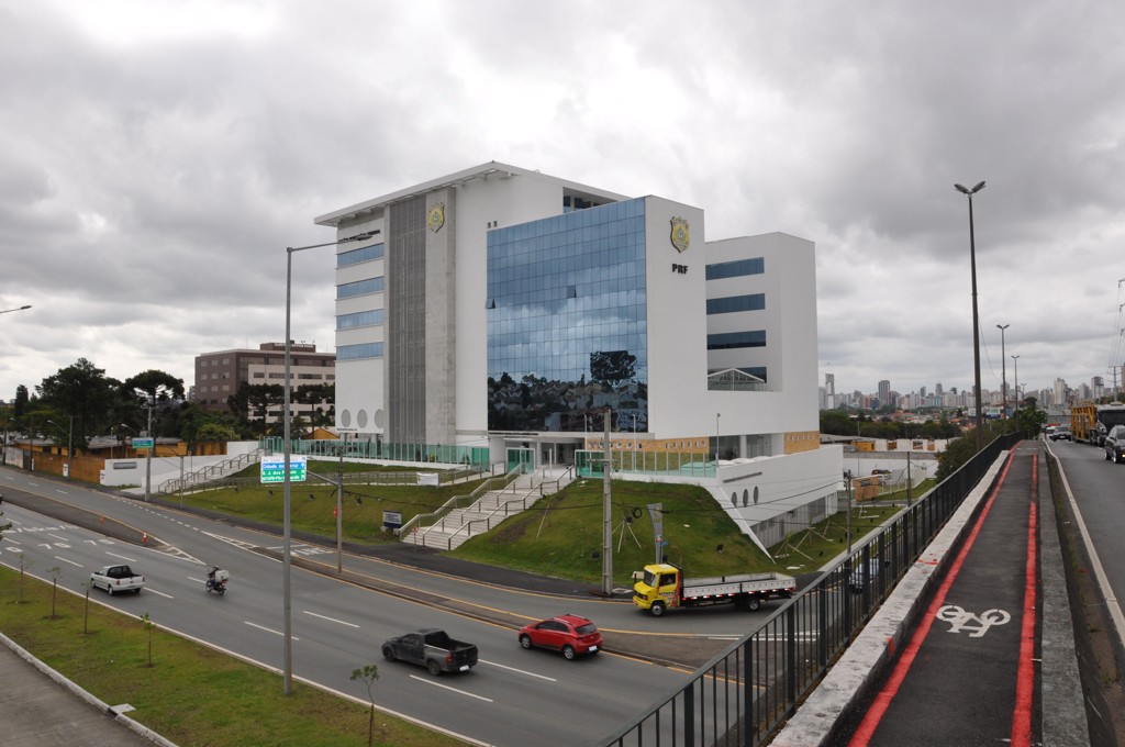 Sede da PRF em Curitiba terá redução no horário de atendimento ao público | Gazeta do Povo/