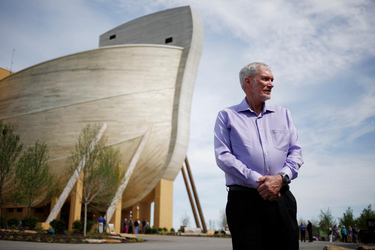 Ken Ham, criador do ministério criacionista Respostas no Gênesis, quer atrair tanto crentes como não-crentes para sua atração | Luke Sharrett/The Washington Post