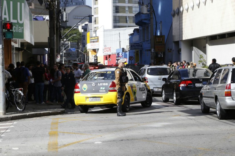 Disparo de arma de fogo ocorreu entre as ruas 13 de Maio e Presidente Faria | Átila Alberti/Tribuna do Paraná