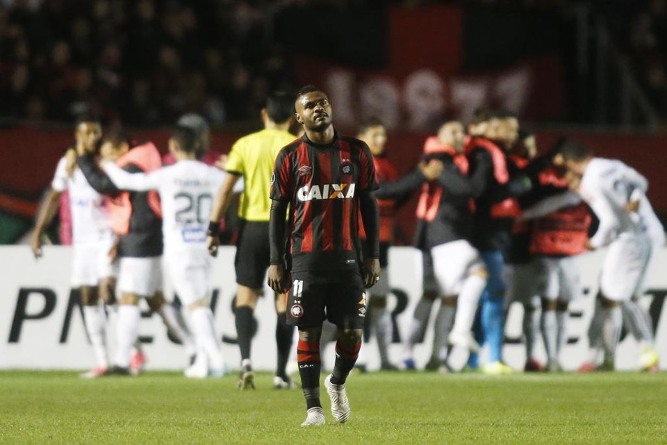 Atlético vai precisar vencer na Vila Belmiro para se classificar. | Albari Rosa/Gazeta do Povo