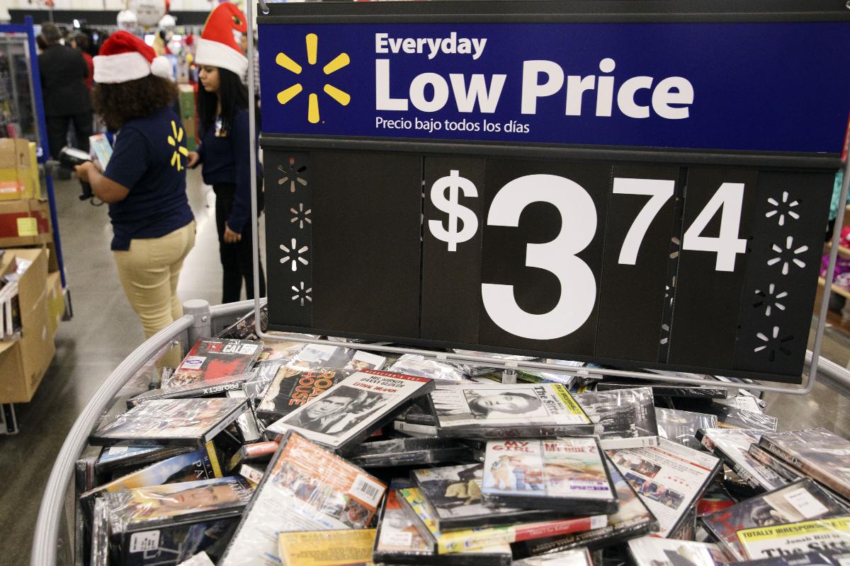 Concorrentes acirram guerre de preços com Walmart. | Patrick T. FallonBloomberg