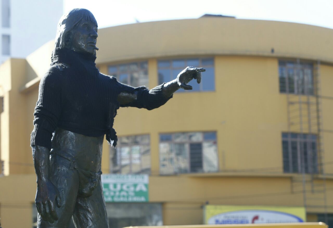 Índio Tindiquera vestido com uma blusa nesta manhã de quarta-feira 926) | Aniele Nacimento/Gazeta do Povo