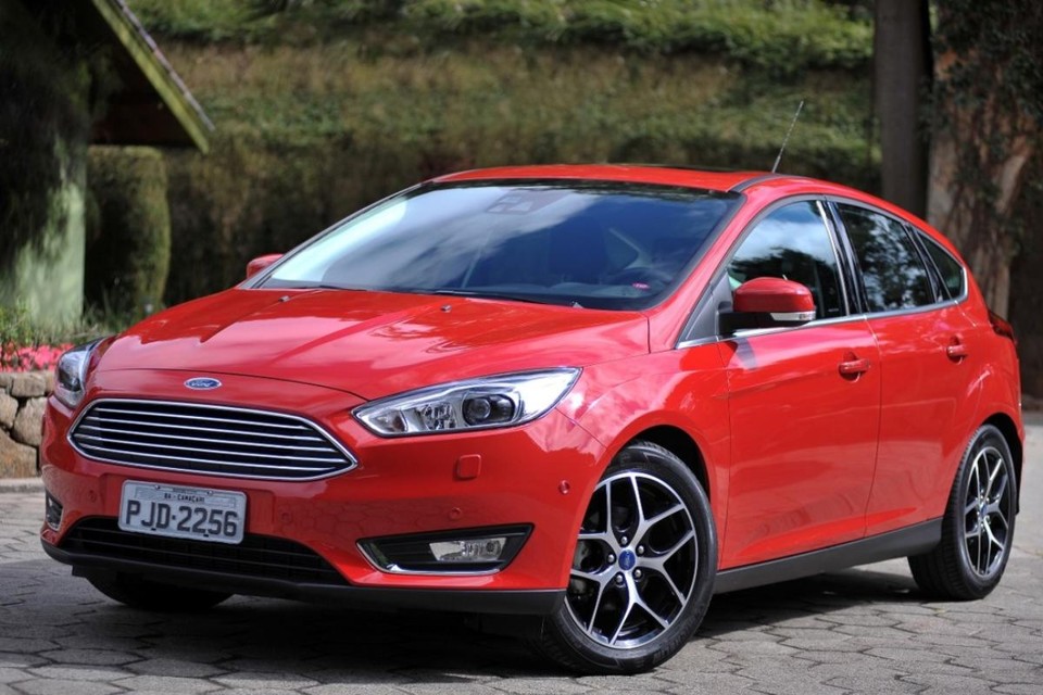 O novo posicionamento de preços do Focus hatch  fez o modelo baixar até R$ 6 mil em relação à tabela anterior. | Reinaldo CanatoFord