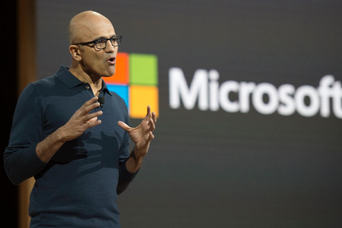 Microsoft vai demitir até 4 mil funcionários. Na foto, Satya Nadella, atual diretor executivo da Microsoft. | DON EMMERTAFP