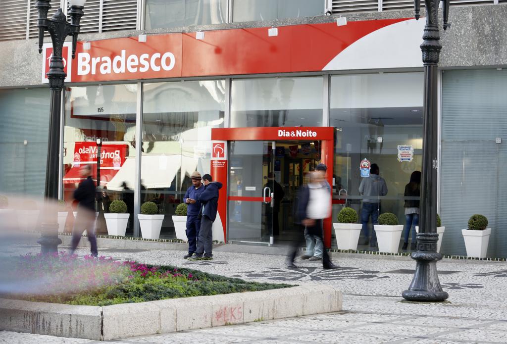 | Átila Alberti/Tribuna do Parana