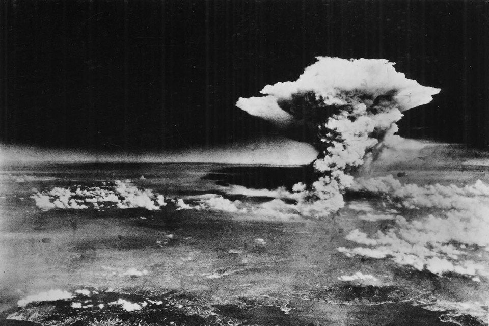 Imagem da explosão da bomba atômica sobre a cidade japonesa de Hiroshima, na Segunda Guerra Mundial | U.S. Army/
Hiroshima Peace Memorial Museum