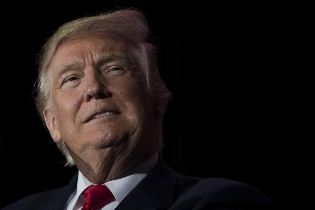 Pronto para a guerra? Estados Unidos reclamam do aumento das importações do biocombustível brasileiro feito a partir da cana-de-açúcar. | JIM WATSON/AFP