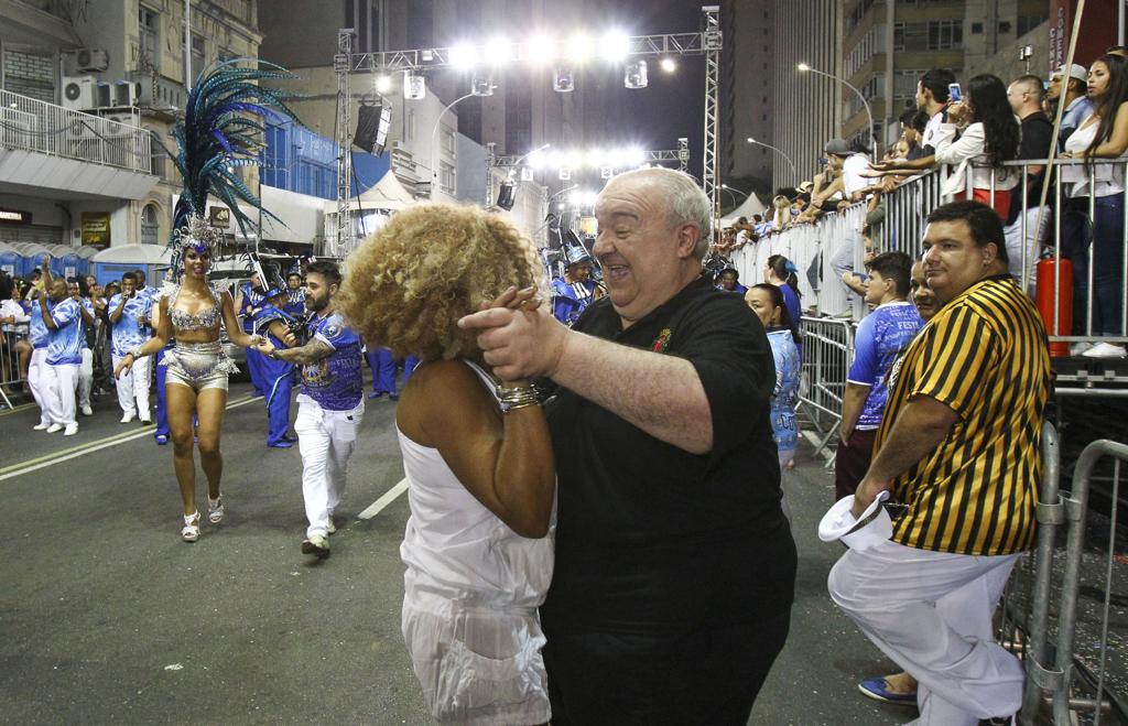 Greca afirma que o R$ 1 milhão liberado para o carnaval de 2018 atende a demanda da comuniade do samba. | Daniel Castellano/Gazeta do Povo
