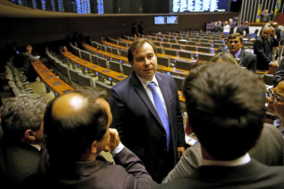 Risco de derrota obriga Maia a suspender (de novo) votação da reforma política | Wilson Dias/Agência Brasil