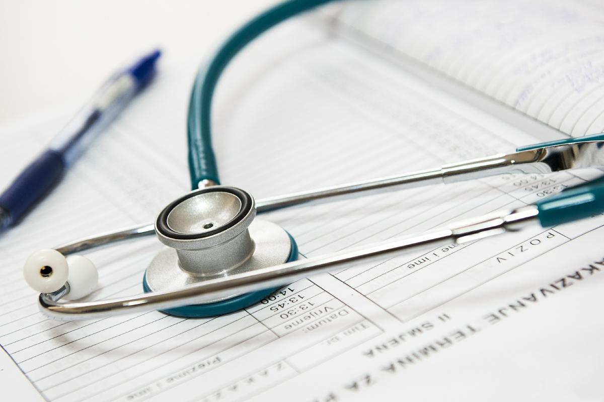 De olho nas empresas médias e grandes que oferecem assistência média, companhias multinacionais passaram a oferecer serviços distintos, mas com o mesmo objetivo: otimizar e reduzir os gastos em saúde. | Pixabay