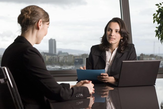 Muitas vezes, os resultados do diálogo serão promessas e por isso é bom anotar o que foi acordado – o que pode ser feito por e-mail. | Bigstock/