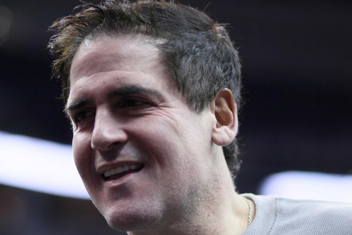 Dono do time de basquete Dallas Mavericks, Cuban revela que o livro de de Paul Terhorst “Cashing in on the American Dream: How to Retire at 35” mudou sua visão de mundo. | Keith AllisonWikipedia/Creative Commons