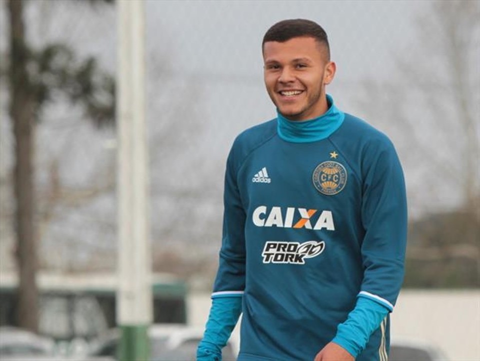 O zagueiro Thalisson Kelven vive a expectativa de ser titular pela primeira vez do Coritiba. | Divulgação/Coritiba