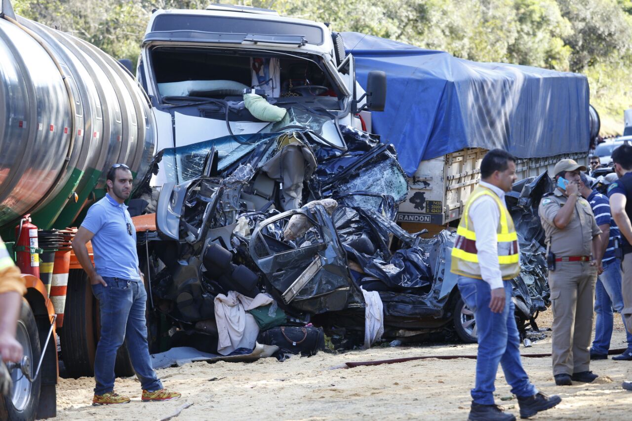 Seis pessoas morreram em acidente | Atila Alberti/Tribuna do Paraná