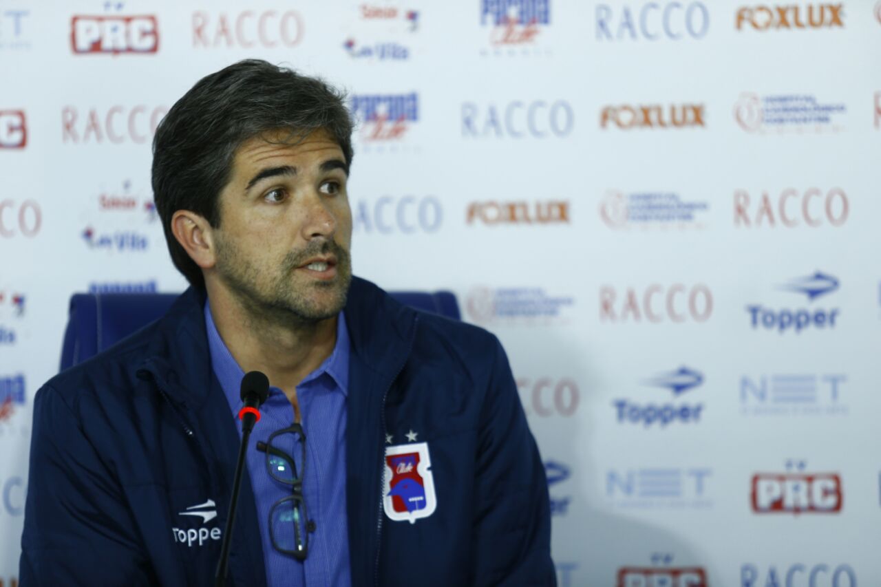Rodrigo Pastana, executivo de futebol do Paraná, anuncia contratação e saída. | /Jonathan Campos/Gazeta do Povo