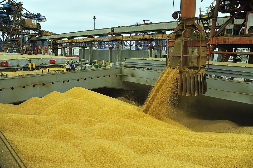 O carregamento supera em 18,7% o recorde anterior, alcançado em agosto de 2014, quando foram embarcadas no corredor de exportação 112,9 mil toneladas de grãos no intervalo de 24 horas. | IvanBueno/Appa