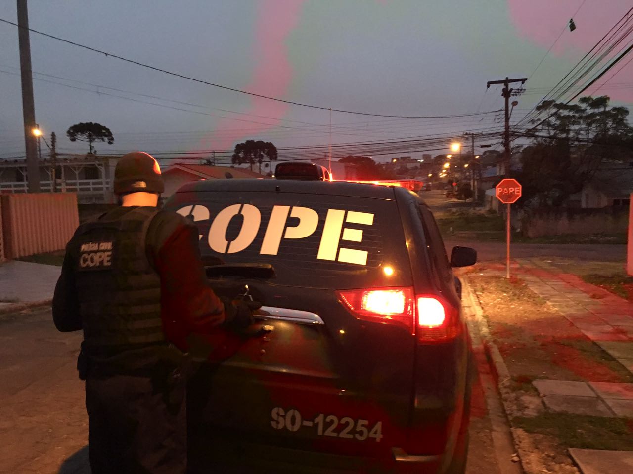 Policiais do Cope participam da prisão dos condenados que descumprem regras da tornozeleira eletrônica. | Sesp/