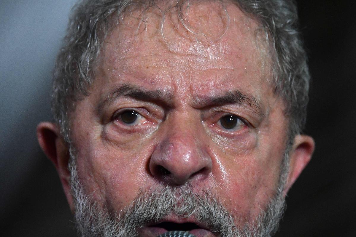 Ex-presidente Lula: sem arrependimentos por aliança com PMDB | NELSON ALMEIDA/AFP
